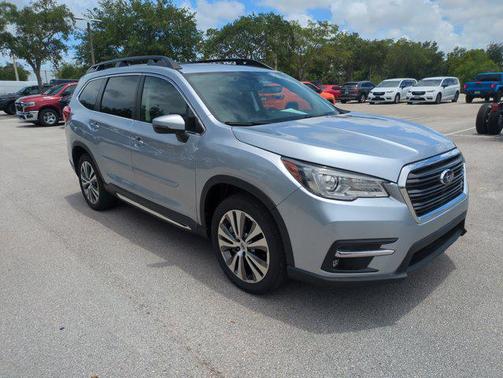 Ice Silver Metallic 2022 Subaru Ascent Limited 8-Passenger