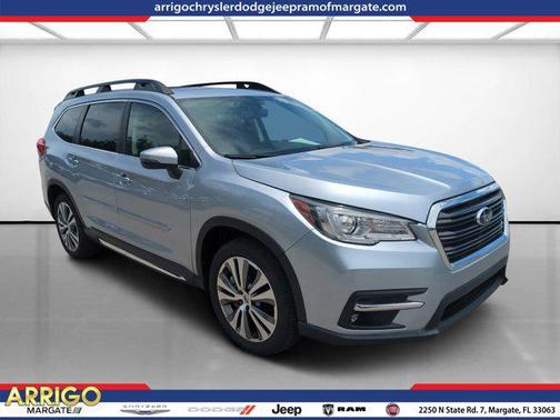 Ice Silver Metallic 2022 Subaru Ascent Limited 8-Passenger