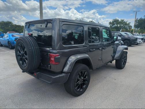 Granite Crystal Metallic Clearcoat 2025 Jeep Wrangler 4xe Sahara