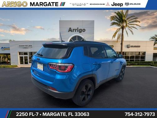 Diamond Black Crystal Pearlcoat 2018 Jeep Compass Latitude