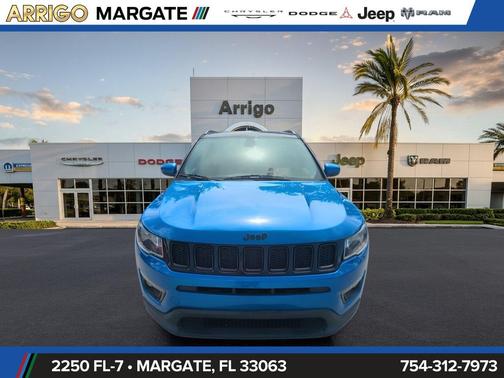 Diamond Black Crystal Pearlcoat 2018 Jeep Compass Latitude