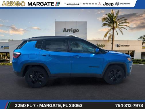 Diamond Black Crystal Pearlcoat 2018 Jeep Compass Latitude