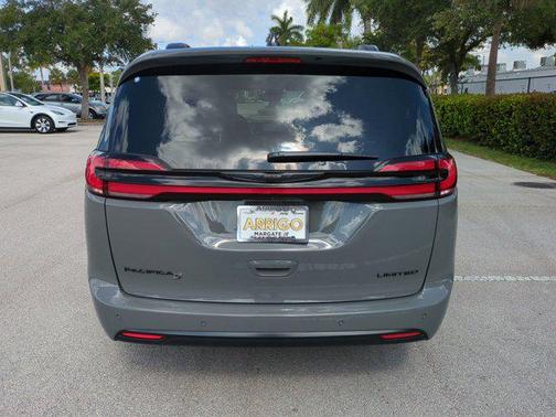 2025 Chrysler Pacifica Limited