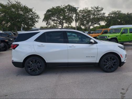 Iridescent Pearl Tricoat 2024 Chevrolet Equinox FWD RS