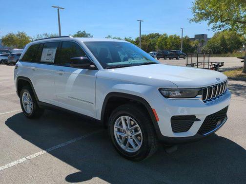 2025 Jeep Grand Cherokee Laredo