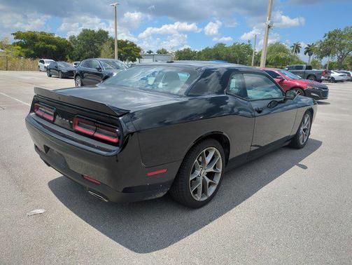 Pitch Black Clearcoat 2022 Dodge Challenger GT