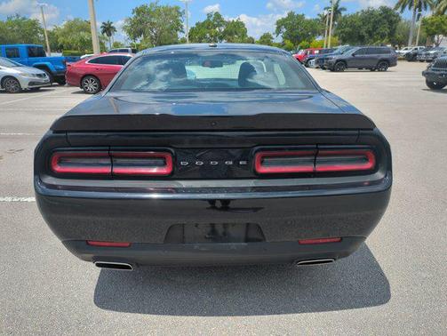 Pitch Black Clearcoat 2022 Dodge Challenger GT
