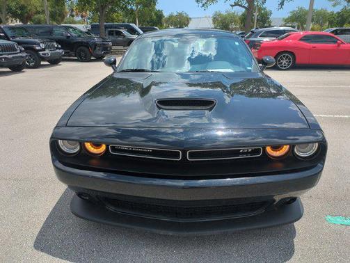 Pitch Black Clearcoat 2022 Dodge Challenger GT
