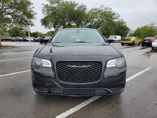 2021 Chrysler 300 Touring