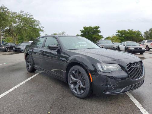 2021 Chrysler 300 Touring