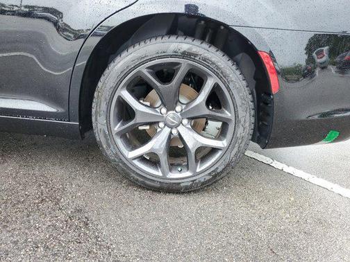 2021 Chrysler 300 Touring