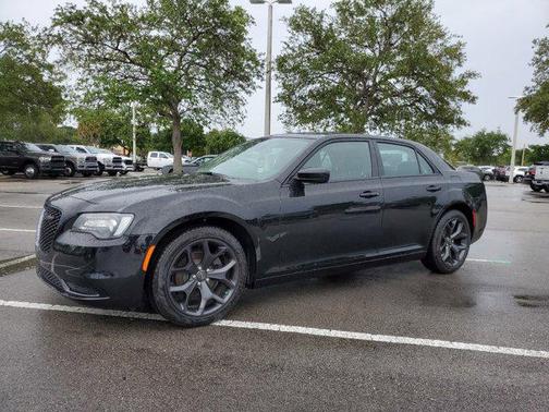 2021 Chrysler 300 Touring