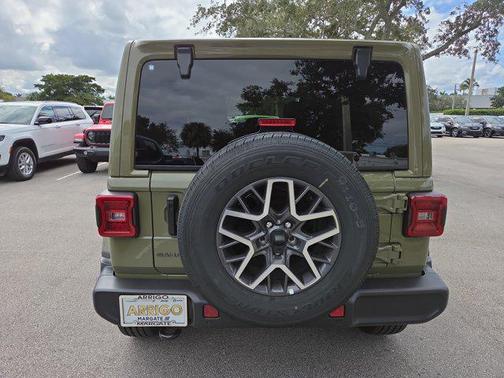 2026 Jeep Wrangler 4-Door Sahara 4x4