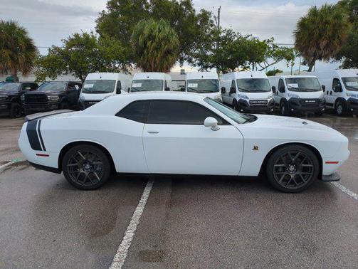 2016 Dodge Challenger R/T Scat Pack