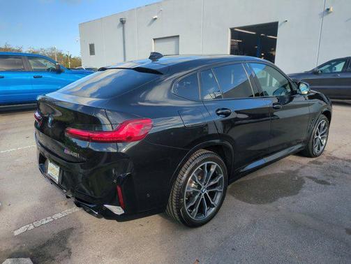 2025 BMW X4 M40i