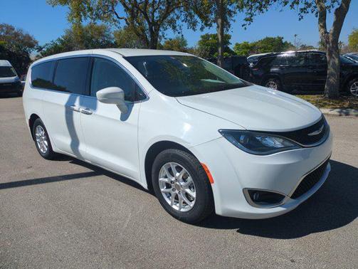 Bright White Clearcoat 2020 Chrysler Pacifica Touring