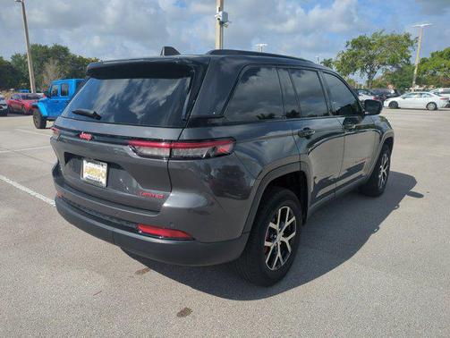 Baltic Gray Metallic Clearcoat 2024 Jeep Grand Cherokee Limited