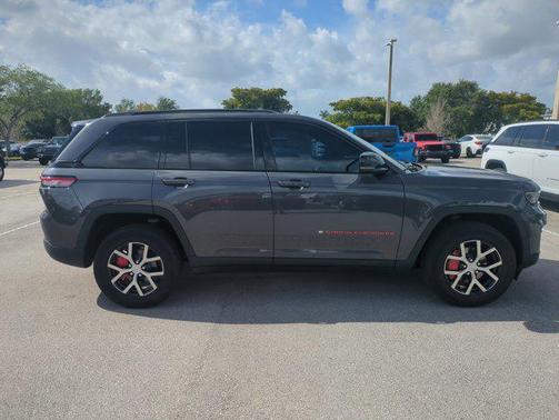 Baltic Gray Metallic Clearcoat 2024 Jeep Grand Cherokee Limited