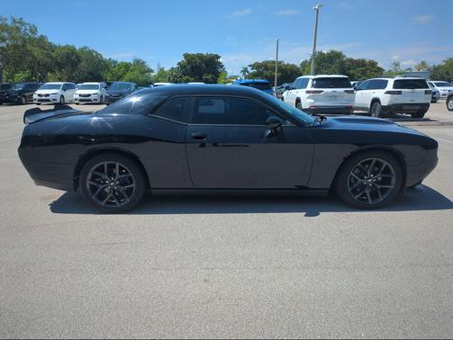 Pitch Black Clearcoat 2019 Dodge Challenger GT