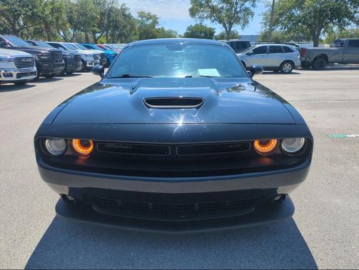 Pitch Black Clearcoat 2019 Dodge Challenger GT