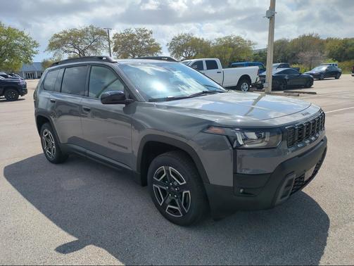 Sting-Gray Clearcoat 2026 Jeep Cherokee Laredo 4x4
