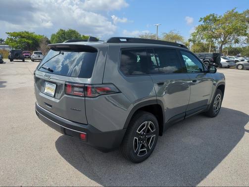 Sting-Gray Clearcoat 2026 Jeep Cherokee Laredo 4x4