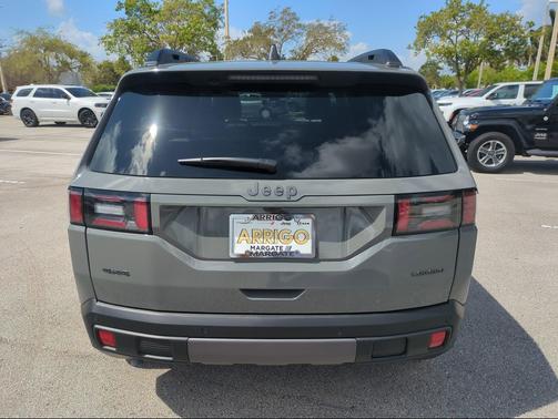 Sting-Gray Clearcoat 2026 Jeep Cherokee Laredo 4x4