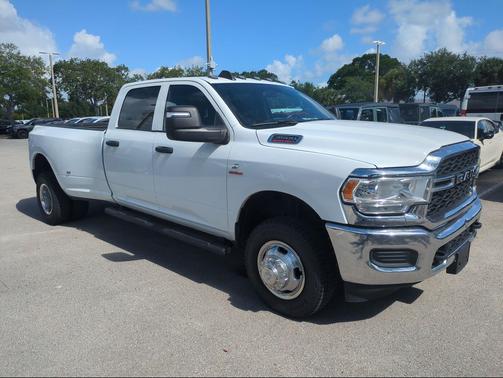 Bright White Clearcoat 2024 RAM 3500 Tradesman Crew Cab 4x4 8' Box