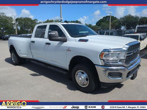 Bright White Clearcoat 2024 RAM 3500 Tradesman Crew Cab 4x4 8' Box