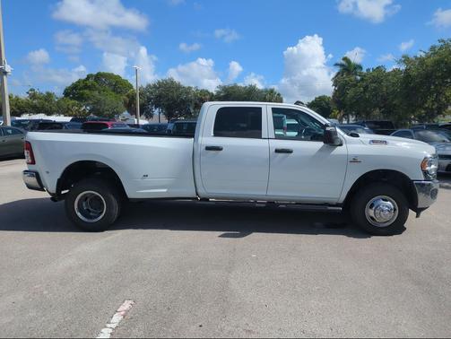 Bright White Clearcoat 2024 RAM 3500 Tradesman Crew Cab 4x4 8' Box