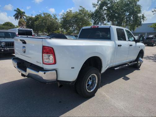 Bright White Clearcoat 2024 RAM 3500 Tradesman Crew Cab 4x4 8' Box