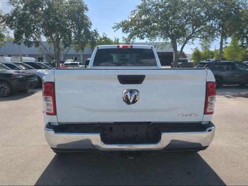 Bright White Clearcoat 2024 RAM 3500 Tradesman Crew Cab 4x4 8' Box