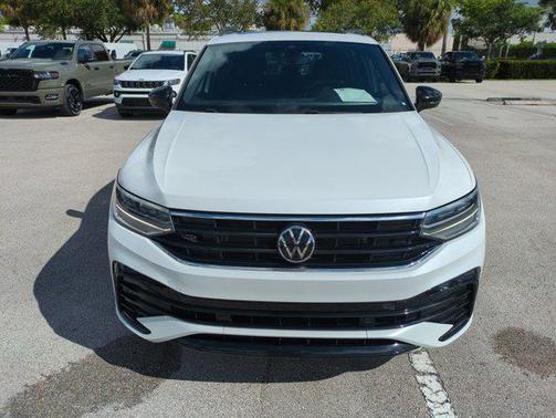 2022 Volkswagen Tiguan 2.0T SE R-Line Black