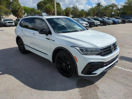 2022 Volkswagen Tiguan 2.0T SE R-Line Black