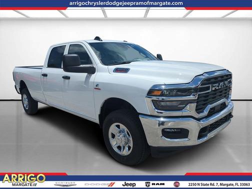 Bright White Clearcoat 2026 RAM 3500 Tradesman Crew Cab 4x4 8' Box