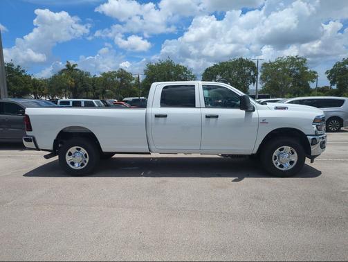 Bright White Clearcoat 2026 RAM 3500 Tradesman Crew Cab 4x4 8' Box