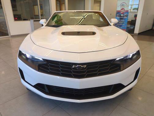 2022 Chevrolet Camaro RWD Convertible LT1