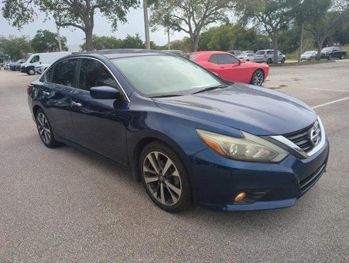 Deep Blue Pearl 2017 Nissan Altima 2.5 SR