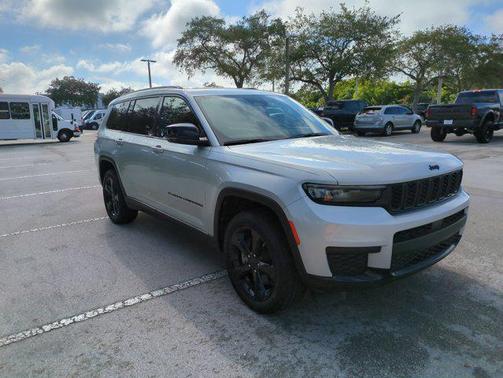 2022 Jeep Grand Cherokee L Altitude