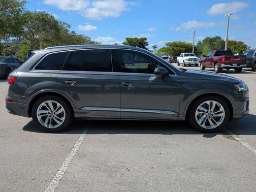 2021 Audi Q7 55 Prestige