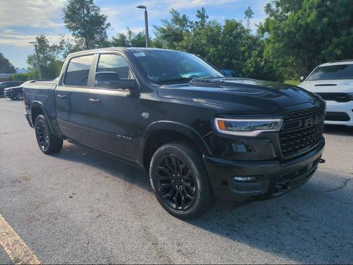 Diamond Black Crystal Pearlcoat 2026 RAM 1500 Limited
