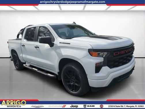 Summit White 2022 Chevrolet Silverado 1500 Custom