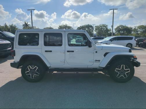 Bright White Clearcoat 2025 Jeep Wrangler 4-Door Sahara 4x4