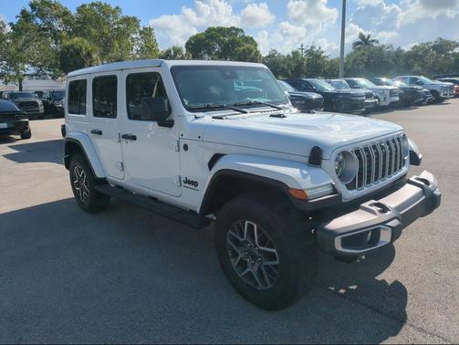 Bright White Clearcoat 2025 Jeep Wrangler 4-Door Sahara 4x4