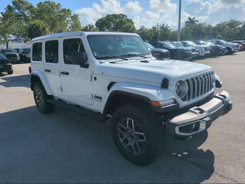 Bright White Clearcoat 2025 Jeep Wrangler 4-Door Sahara 4x4
