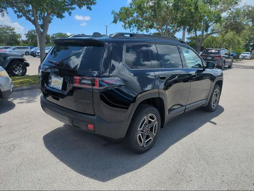 Diamond Black Crystal Pearlcoat 2026 Jeep Cherokee Limited