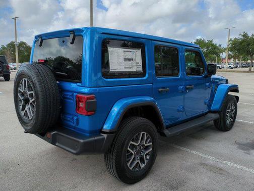 2025 Jeep Wrangler 4-Door Sahara 4x4