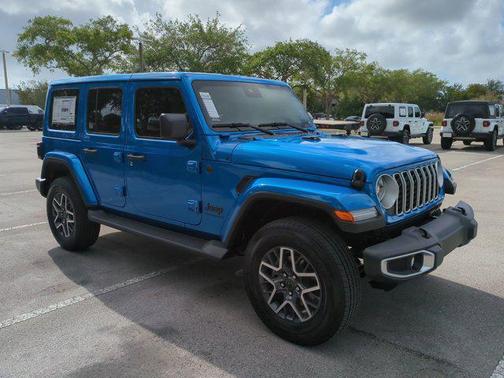 2025 Jeep Wrangler 4-Door Sahara 4x4