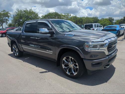 Granite Crystal Metallic Clearcoat 2022 RAM 1500 Limited