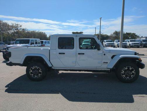 2026 Jeep Gladiator Sahara 4x4